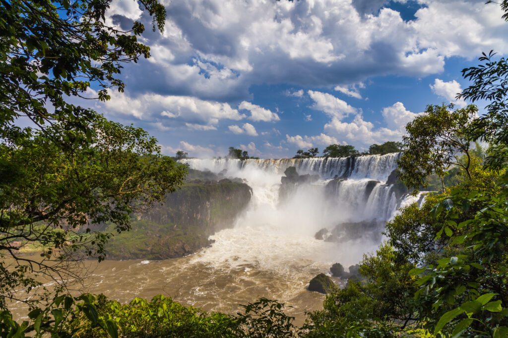 Unermesslicher Reichtum und Überfluss: Die Wasserfälle von Iguazu. Wie reich werden die Menschen sein, die auch später noch auf diese Quelle zugreifen können?