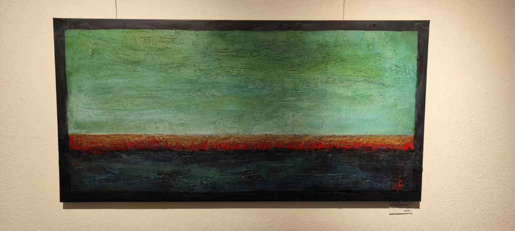 Kunstwerk in der Kunstausstellung Dritter Ort in Wesel: Ein breitformatiges Gemälde, das einen rot-goldenen Horizont vor grünem Himmel darstellt. 